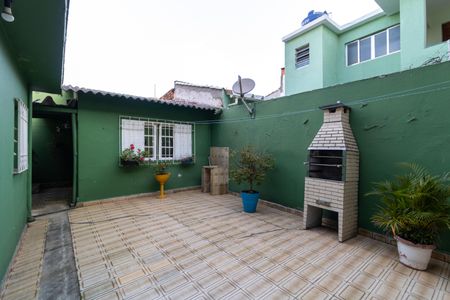 Casa à venda com 180m², 3 quartos e 2 vagas Casa à venda com 180m², 3 quartos e 2 vagasQuintal