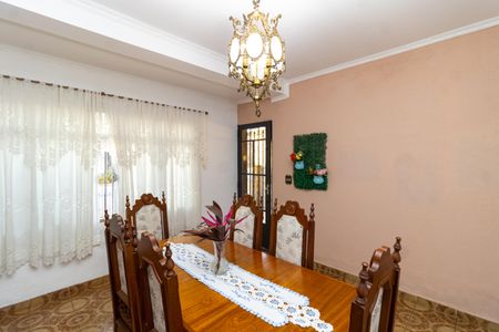 Casa à venda com 180m², 3 quartos e 2 vagas Casa à venda com 180m², 3 quartos e 2 vagasSala de Jantar