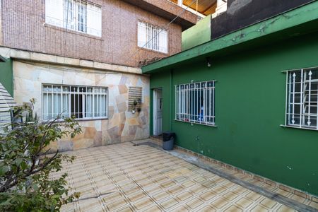 Casa à venda com 180m², 3 quartos e 2 vagas Casa à venda com 180m², 3 quartos e 2 vagasQuintal