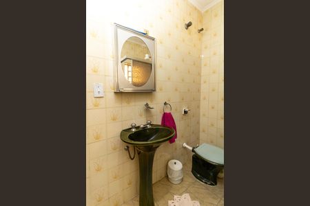 Casa à venda com 180m², 3 quartos e 2 vagas Casa à venda com 180m², 3 quartos e 2 vagasBanheiro 1