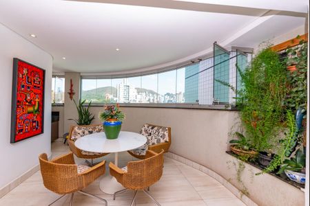 Apartamento à venda com 113m², 3 quartos e 2 vagasVaranda