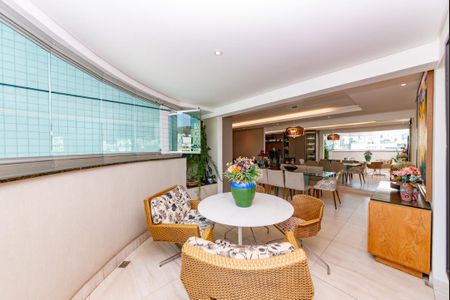 Apartamento à venda com 113m², 3 quartos e 2 vagasVaranda