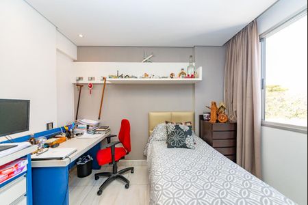 Apartamento à venda com 113m², 3 quartos e 2 vagasQuarto 2