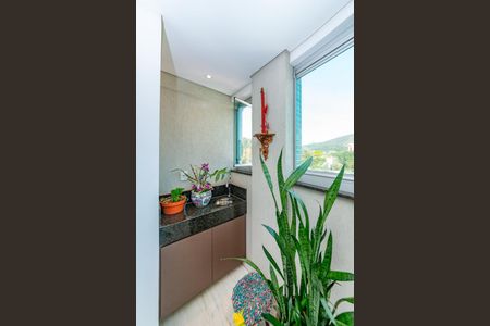 Apartamento à venda com 113m², 3 quartos e 2 vagasVaranda