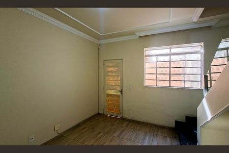 Sala de casa à venda com 2 quartos, 70m² em Santa Ines, Belo Horizonte