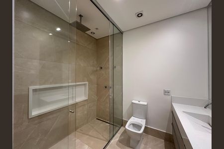 Casa para alugar com 412m², 4 quartos e 4 vagas Casa para alugar com 412m², 4 quartos e 4 vagasBanheiro da Suíte 2