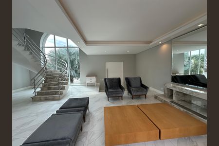 Casa para alugar com 412m², 4 quartos e 4 vagas Casa para alugar com 412m², 4 quartos e 4 vagasSala