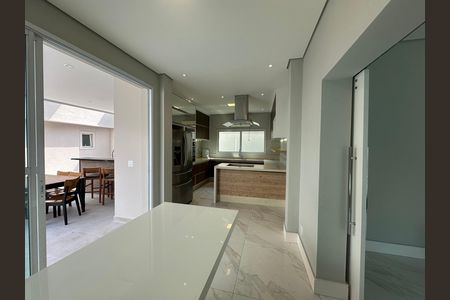 Casa para alugar com 412m², 4 quartos e 4 vagas Casa para alugar com 412m², 4 quartos e 4 vagasCozinha