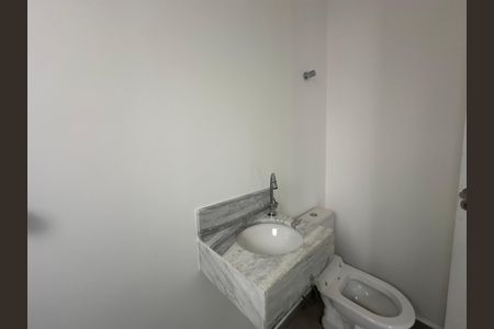 Casa para alugar com 412m², 4 quartos e 4 vagas Casa para alugar com 412m², 4 quartos e 4 vagasBanheiro de serviço