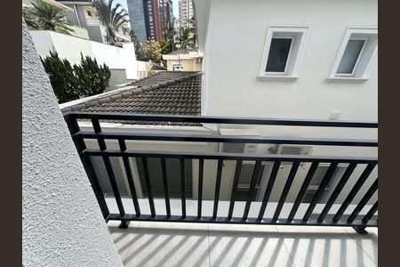 Casa para alugar com 412m², 4 quartos e 4 vagas Casa para alugar com 412m², 4 quartos e 4 vagasSacada