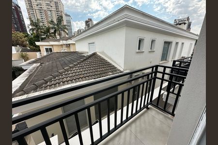 Casa para alugar com 412m², 4 quartos e 4 vagas Casa para alugar com 412m², 4 quartos e 4 vagasSacada
