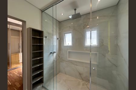 Casa para alugar com 412m², 4 quartos e 4 vagas Casa para alugar com 412m², 4 quartos e 4 vagasBanheiro do closet