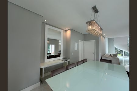Casa para alugar com 412m², 4 quartos e 4 vagas Casa para alugar com 412m², 4 quartos e 4 vagasSala de Jantar