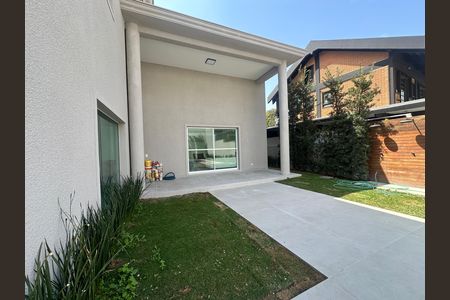 Casa para alugar com 412m², 4 quartos e 4 vagas Casa para alugar com 412m², 4 quartos e 4 vagasPiscina