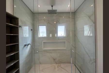 Casa para alugar com 412m², 4 quartos e 4 vagas Casa para alugar com 412m², 4 quartos e 4 vagasBanheiro do closet