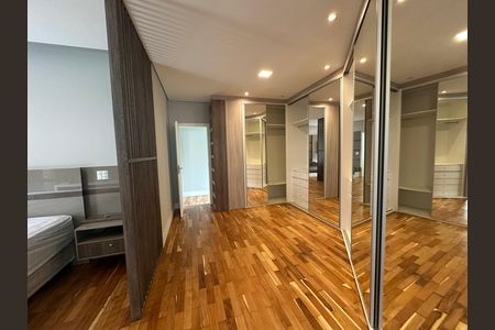 Casa para alugar com 412m², 4 quartos e 4 vagas Casa para alugar com 412m², 4 quartos e 4 vagasSuíte 3