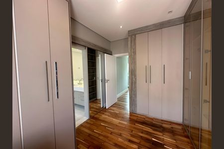 Closet de casa para alugar com 4 quartos, 412m² em Alphaville Residencial Um, Barueri