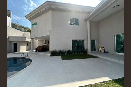 Casa para alugar com 412m², 4 quartos e 4 vagas Casa para alugar com 412m², 4 quartos e 4 vagasQuintal