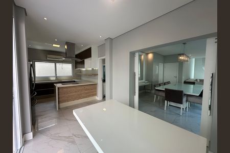 Casa para alugar com 412m², 4 quartos e 4 vagas Casa para alugar com 412m², 4 quartos e 4 vagasCozinha