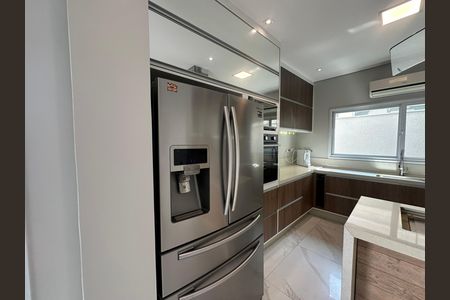 Casa para alugar com 412m², 4 quartos e 4 vagas Casa para alugar com 412m², 4 quartos e 4 vagasCozinha