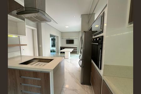 Casa para alugar com 412m², 4 quartos e 4 vagas Casa para alugar com 412m², 4 quartos e 4 vagasCozinha