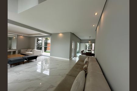 Casa para alugar com 412m², 4 quartos e 4 vagas Casa para alugar com 412m², 4 quartos e 4 vagasSala