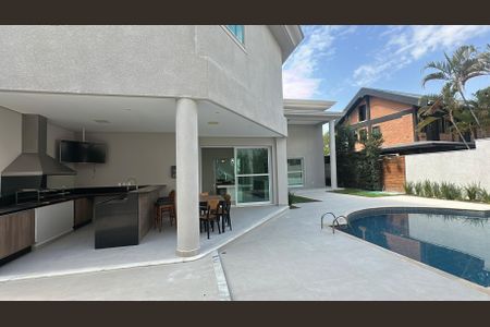 Casa para alugar com 412m², 4 quartos e 4 vagas Casa para alugar com 412m², 4 quartos e 4 vagasPiscina