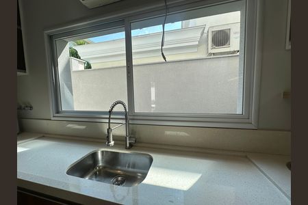 Casa para alugar com 412m², 4 quartos e 4 vagas Casa para alugar com 412m², 4 quartos e 4 vagasCozinha