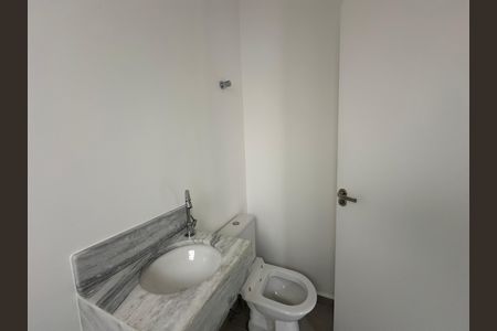 Casa para alugar com 412m², 4 quartos e 4 vagas Casa para alugar com 412m², 4 quartos e 4 vagasBanheiro de serviço