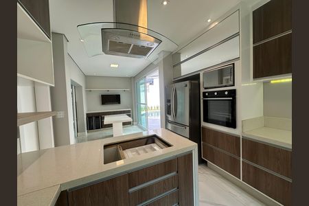 Casa para alugar com 412m², 4 quartos e 4 vagas Casa para alugar com 412m², 4 quartos e 4 vagasCozinha