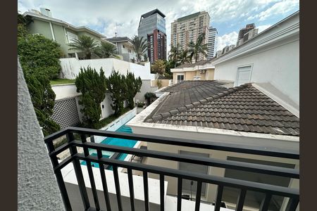 Casa para alugar com 412m², 4 quartos e 4 vagas Casa para alugar com 412m², 4 quartos e 4 vagasSacada