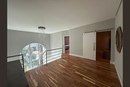 Casa para alugar com 412m², 4 quartos e 4 vagas Casa para alugar com 412m², 4 quartos e 4 vagasHall
