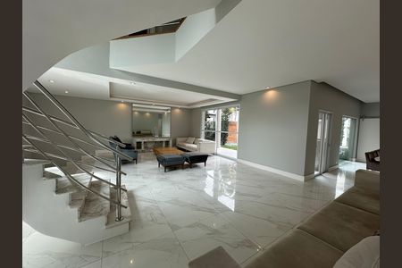 Casa para alugar com 412m², 4 quartos e 4 vagas Casa para alugar com 412m², 4 quartos e 4 vagasSala