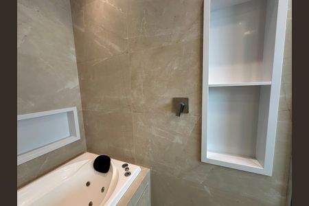Casa para alugar com 412m², 4 quartos e 4 vagas Casa para alugar com 412m², 4 quartos e 4 vagasBanheiro da Suíte 3