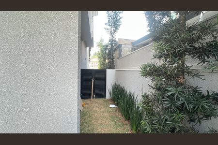 Casa para alugar com 412m², 4 quartos e 4 vagas Casa para alugar com 412m², 4 quartos e 4 vagasQuintal