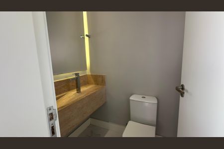 Casa para alugar com 412m², 4 quartos e 4 vagas Casa para alugar com 412m², 4 quartos e 4 vagasLavabo