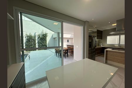 Casa para alugar com 412m², 4 quartos e 4 vagas Casa para alugar com 412m², 4 quartos e 4 vagasCozinha