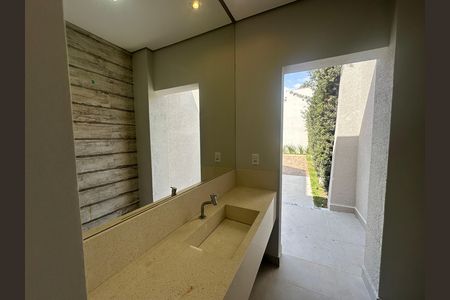 Casa para alugar com 412m², 4 quartos e 4 vagas Casa para alugar com 412m², 4 quartos e 4 vagasBanheiro Social