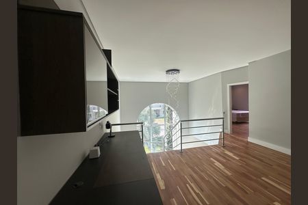 Casa para alugar com 412m², 4 quartos e 4 vagas Casa para alugar com 412m², 4 quartos e 4 vagasHall