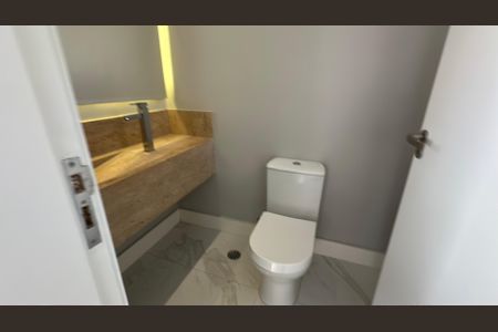 Casa para alugar com 412m², 4 quartos e 4 vagas Casa para alugar com 412m², 4 quartos e 4 vagasLavabo