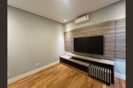 Casa para alugar com 412m², 4 quartos e 4 vagas Casa para alugar com 412m², 4 quartos e 4 vagasSala de TV