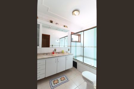 Casa de condomínio à venda com 600m², 6 quartos e 6 vagasBanheiro da Suíte 3