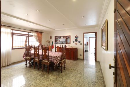 Casa de condomínio à venda com 600m², 6 quartos e 6 vagasSala