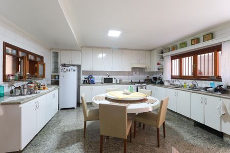 Casa de condomínio à venda com 600m², 6 quartos e 6 vagasCozinha