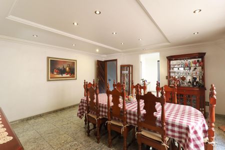 Casa de condomínio à venda com 600m², 6 quartos e 6 vagasSala