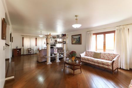 Casa de condomínio à venda com 600m², 6 quartos e 6 vagasSala