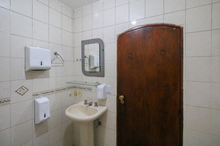 Banheiro de casa à venda com 2 quartos, 500m² em Santa Maria, São Caetano do Sul