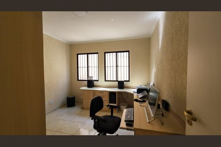 Casa à venda com 436m², 4 quartos e 6 vagas Casa à venda com 436m², 4 quartos e 6 vagasEscritório