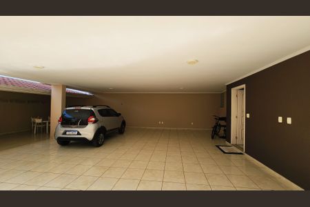 Casa à venda com 436m², 4 quartos e 6 vagas Casa à venda com 436m², 4 quartos e 6 vagasGaragem