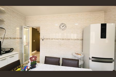 Casa à venda com 436m², 4 quartos e 6 vagas Casa à venda com 436m², 4 quartos e 6 vagasCozinha